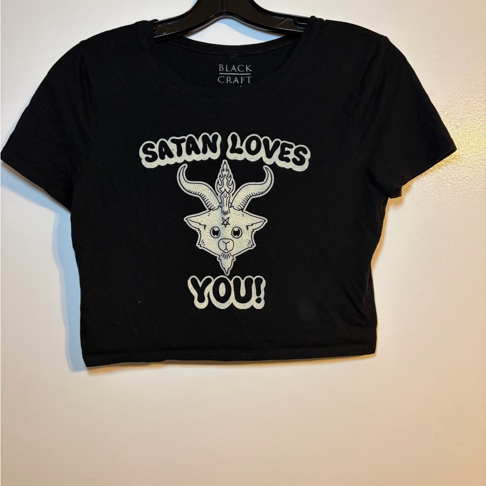 Black Craft Cult Crop tee, size medium/ large